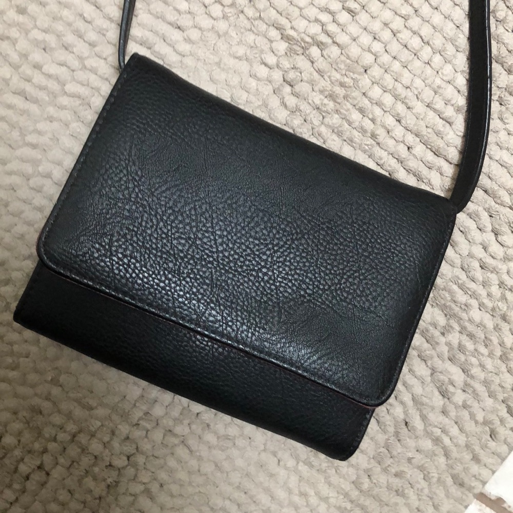 Bass pocketbook